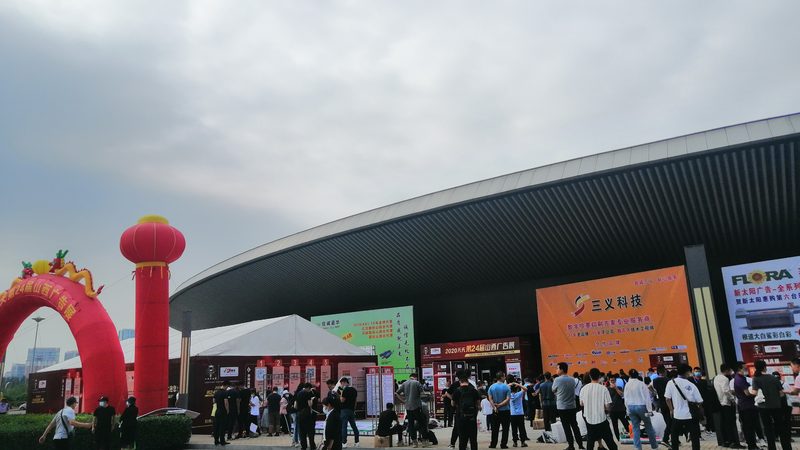以下是一些成都地区的平面设计培训课程推荐，供您参考：